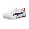 Tênis de treino alemão casual com sola grossa para mulheres, coleção outono 2026, design color-block versátil, bico redondo, com aumento de altura, estilo Forrest Gump, atacado