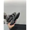 Sapatos de Salto para Noite Estilo Francês Boca Rasa Flats Cinza Feminino Outono e Inverno Novos Salto Grosso Forrados com Lã Sapatos Mary Jane
