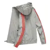 Roupa com Proteção Solar de Três Listras para Homens, Jaqueta Corta-vento Leve Casual de Verão, Jaqueta Skin para Esportes ao Ar Livre, Roupa de Pesca Masculina