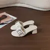 Sandalias de tacón grueso sin cordones con hebilla cuadrada de pedrería para mujer 2026 Verano Sandalias versátiles de tacón medio para ir al trabajo