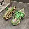 Zapatos de mujer con pedrería, suela de durián de moda, nuevos zapatos deportivos casuales transpirables de verano 2026 con aumento interno de altura