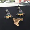 Juego de 19 Escobas Fantasma con Goteo de Aceite, Murciélagos y Sombreros de Mago Temáticos de Halloween, Dijes Creativos para Pulseras y Collares DIY