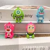 Pegamento en crema accesorios juguete de dibujos animados story llavero muñeco colgante adornos para mochila actividad regalo pequeño venta al por mayor
