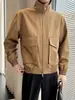 Elegante chaqueta negra con cuello alto para hombre, modelo de otoño e invierno, abrigo casual con un look maduro y sofisticado, ropa de trabajo de alta gama, ropa de marca de moda