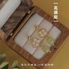 [Hua Manting] Pendientes de Jade Hetian Natural Nuevo Estilo Chino Diseño de Alta Gama Aguja de Plata 925 Pendientes Pequeños de Orquídea