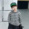 2398 Conjunto de Primavera/Otoño para Niños 2026 Nuevo Conjunto Deportivo Elegante y Moderno de Sudadera y Chaleco Tres Piezas para Niños