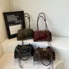Bolso cruzado de moda casual para mujer, nuevo bolso de hombro retro moderno 2026, bolso de nicho y versátil para mujer