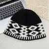 Chapéu de pescador xadrez losango retrô em jacquard feito sob medida para mulheres, outono e inverno, afina o rosto, chapéu de lã tricotado versátil