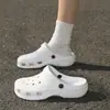 Zuecos de Suela Gruesa Nuevos para Hombre 2026, Chanclas Cerradas Transpirables Antideslizantes para Exteriores de Verano, Sandalias de Playa Resistentes al Agua y para Conducir