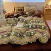 Conjunto de Cuatro Piezas de Terciopelo de Leche Grueso Cálido Estilo Fair Isle Fresco Dibujos Animados Clase A Ropa de Dormir Lisa Conjunto de Tres Piezas de Terciopelo para Bebé Lindo