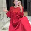 Bata de Noche sin Espalda Hueca de Seda de Hielo para Mujer, Primavera/Verano 2026 Pura Deseo Sexy con Espalda Descubierta de Encaje, Se Puede Usar Afuera como Ropa de Salón