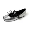 Sapatos Baixos estilo Ballet com Fivela de Rebite Aumenta-Altura 5cm para Mulheres 2026 Novos Sapatos Mary Jane Retrô com Laço e Bico Quadrado