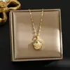 Cadena de clavícula de acero de titanio estilo retro nacional moda candado de paz de jade colgante de izaje todo partido temperamento accesorios de estilo chino de alta calidad