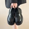 Grosso Slip-on Simples Retro Sapatos de Couro Feminino 2024 Verão Novo Casual All-match Mocassins Diários Sapatos de Camada Única
