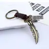 Pingente Criativo e Personalizado de Pena em Bronze Antigo Chaveiro Decorativo, Acessório Versátil de Couro Trançado Estilo Étnico Vintage