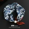 Collar de Perlas con Cierre Magnético Negro Bufanda Larga de Seda Pequeña Protector de Cuello para Mujer Bufanda Versátil Bufanda Perezosa para el Cuello Regalo para Personas Mayores