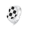 Europa y Estados Unidos anillo de tablero de ajedrez caliente diseño simple para mujer sentido del amor anillo personalidad tendencia joyería popular al por mayor