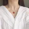 Collar de Cristal de Fresa Flor de Durazno Colgante de Pata de Gato para Pareja Cadena de Clavícula Rosa de Cristal Plateado para Mujer Verano Simple y Dulce