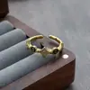 Anillo Abierto Redondo Rombo Vintage Gota de Aceite Oscura con un Toque Único de Nicho de Alta Gama para Mujeres para Apilar