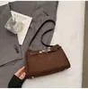 Bolsa de Nicho de Luxo Leve Transfronteiriça para Mulheres, Nova Bolsa Kelly Retrô da Moda, Bolsa Transversal de Ombro Único Casual da Moda para Mulheres