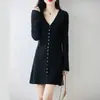 Otoño/Invierno 2026 Nuevo Vestido de Mujer Cuello en V Manga Campana Ajustado Vestido Largo de Punto Moda en Ropa para Mujer