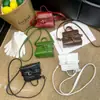 Bolso Pequeño para Mujer Otoño e Invierno 2026 Nuevo Bolso de Hombro Cruzado Retro Escarchado Bolso de Mano Cuadrado Pequeño Estilo Ins
