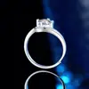 Anillo de Plata de Ley S925 con Moissanita Clásico de Cuatro Garras Brazo Retorcido Diseño Microincrustado Temperamento de Lujo Ligero Anillo Abierto Ajustable