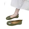 Sapatos baixos de bico redondo com textura de couro de vaca para mulheres, de sola plana, novo estilo de verão, couro macio, sola macia, sapatos de vovó confortáveis, sapatos casuais femininos