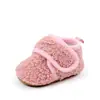 Nuevos zapatos de bebé para otoño e invierno, cálidos y cómodos, con forro de lana de cordero, cierre de velcro y suela de goma antideslizante