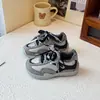 Zapatos de Skate para Niños 2026 Nuevas Llegadas Primavera/Otoño Zapatos para Niñas Antideslizantes Casuales Deportivos Zapatos de Entrenamiento Alemanes para Niños