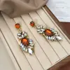 Brincos Marrons para Mulheres Brincos de Lustre, Brincos Pendentes Florais Vintage com Strass, 2 Peças de Joias com Pingente de Cristal para Casamento, Baile, Festa, Uso Diário