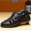 Sandalias de Cuero Genuino para Hombre Verano 2022 Zapatos Transpirables con Agujeros para Personas de Mediana Edad y Mayores Sandalias Antideslizantes Caladas Zapatos de Papá para Hombre