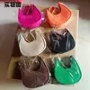 Bolso de Axila con Patrón de Piedra Transfronterizo para Mujer Nuevo Estilo Coreano Color Sólido Bolso Simple de Media Luna Lujo Ligero Casual Bolso de Mano Hombro