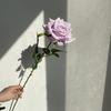 Rosa Feliz de una Sola Cabeza Rama Única Tacto Real Esquina Rosa Rosa de Simulación Ceremonia de Boda Decoración del Hogar Flor Florero de Comercio Exterior Flor