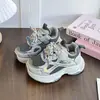 Zapatos de papá estilo coreano para niños, zapatillas deportivas para niñas, zapatos casuales de malla transpirable, versátiles y elegantes, modernos y cómodos