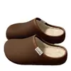 Pantuflas de algodón impermeables para hombre, nuevo estilo otoño/invierno 2026, para uso en interiores en casa, antideslizantes, impermeables, de suela gruesa y cálidas