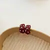 Lujo Accesible Francés Elegante Diseño de Nicho Pendientes Personalizados para Mujer Estilo Dulce y Fresco Pendientes Asimétricos de Puntos Pendientes de Alta Gama