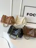 Bolsa de hombro tipo tote de gran capacidad, tendencia retro transfronteriza, para mujer, nueva 2026, pequeña, de nicho, con cadena simple, de un solo hombro