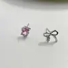 Brincos de Pedra Rosa Femininos para Mulheres, Simples, de Aparência Sofisticada, Assimétricos, Nicho, High-End, Compactos, Personalizados e Exquisitos