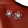 Pendientes de Botón Flor Hueca con Circonita Cúbica Aguja Plateada Anillo Collar Broche Joyería de Lujo Ligero de Alta Gama Moda Set de Joyería Simple para Mujeres