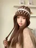 Gorro de punto estilo Fair Isle retro coreano para mujer, gorro de lana cálido y protector de orejas para otoño e invierno, gorro versátil y que estiliza el rostro