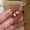 Pendientes de Circonita Súper Brillantes, Simples y Versátiles para Mujer, Lujo Ligero, Gama Alta, Únicos, Exquisitos, Modernos y de Moda