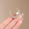 Broche de Mariposa para Mujer Sentido de Gama Alta Nicho Venta al por Mayor Pin de Perla Temperamento Fijo Metal Traje Joyería de Perlas