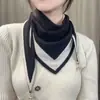 Novo cachecol de tricô TikTok mesmo original pequena bola dourada fecho magnético cachecol triângulo proteção para o pescoço outono e inverno cachecol quente roupa íntima