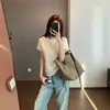100% lã, modelagem que afina e valoriza, macio e amigo da pele, versão ajustada, simples e jovial, blusa de tricô de manga curta com gola redonda D0901Y