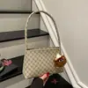 Moda para Viajes Retro Casual Verano 2026 Nuevo Estilo Colgante Casual Simple Gran Capacidad Portátil al Hombro Bolso Cuadrado Pequeño