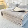 Edredom Espesso de Veludo Leite de Inverno Conjunto de Três Peças Cobertor de Cama Acolchoado de Algodão Cristalino Dupla Face Capa Protetora de Tatame