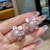 Brincos de Flores Frescas 2025 Novo Estilo Brilhantes Diamante Doce Florzinha Primavera e Verão Brincos Simples Populares Brincos Populares Brincos