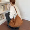 Bolso tote retro de ante, gran capacidad, estilo mujer, nuevo y moderno 2026, bolso de hombro casual de otoño para el día a día
