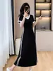 Vestido Negro de Talla Grande con Cuello en V, Cintura Alta, Corte A, Primavera 2026, Casual y Elegante, Rejuvenecedor, Ceñido a la Cintura, Adelgazante, Vestido Largo